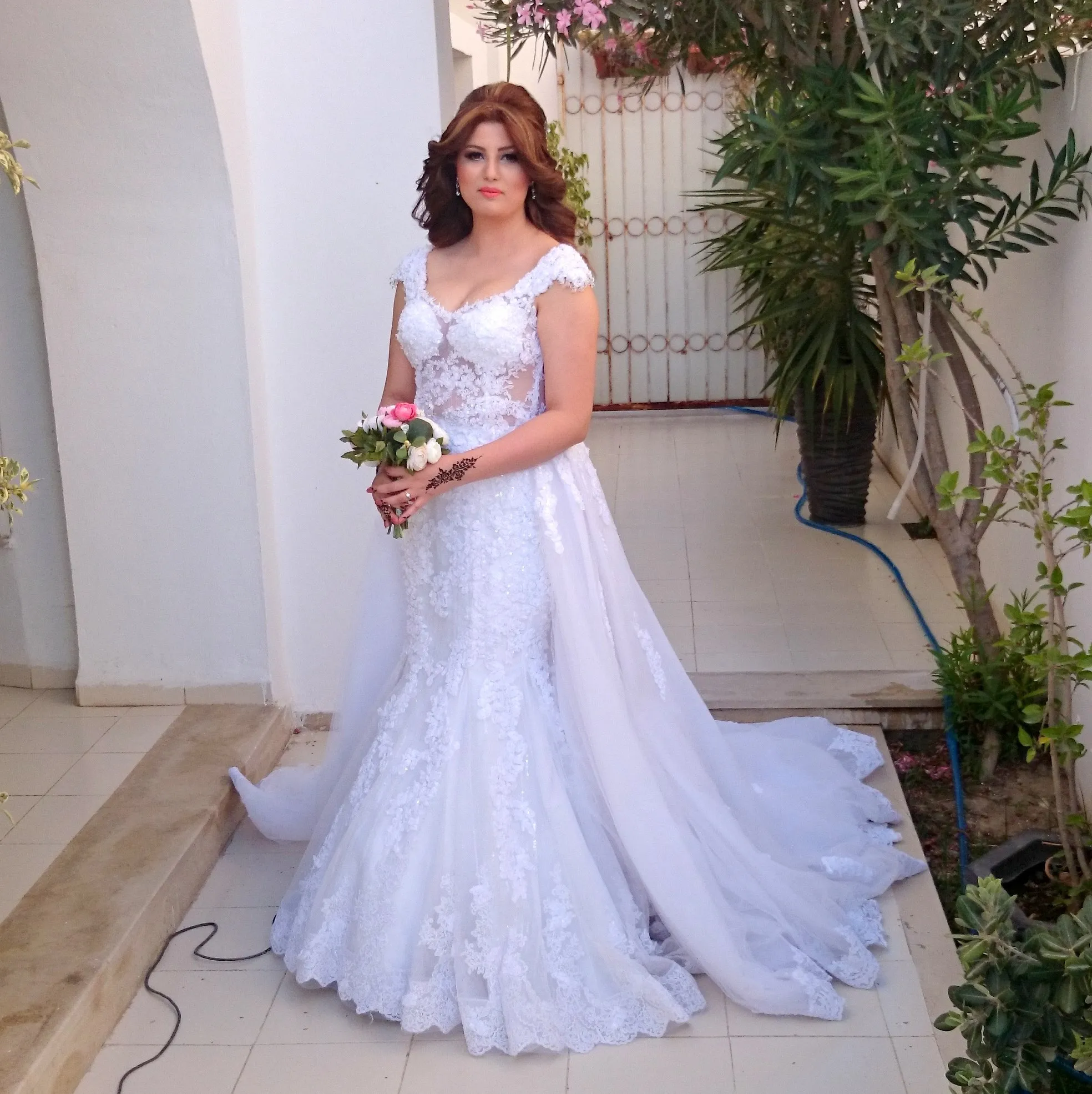 Luxury Overskirt Lace Mermaid Wedding Dress 2023 Elegant White Boho Beach Bridal Gowns Floor Length See Through Dubai Vestido De Noiva Plus Size Church Bride Dress