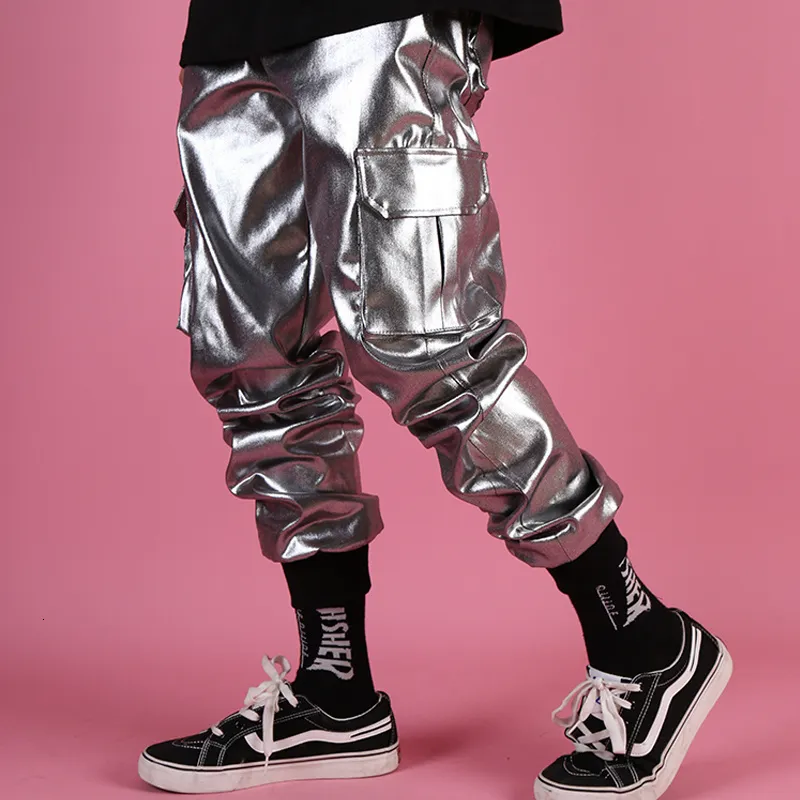Herenjeans Casual lederen Harem Pant mannelijke streetwear Hip Hop Punk Silver Multi Pocket Cargo Trouser Stage Kleding DJ Zanger Men 230330