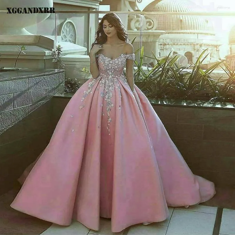 Party Dresses Beautiful Ball Gown Prom Dress 2023 Satin Appliques Beading Long Skirt Pink Sleeveless Evening Sweep Train Custom Made