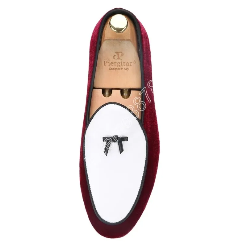 Klänningskor 2023 Bourgogne Velvet Patchwork White Cowhide Belgiska skor med läder Bow Tie Fashion Party Slip-on Men's Loafers