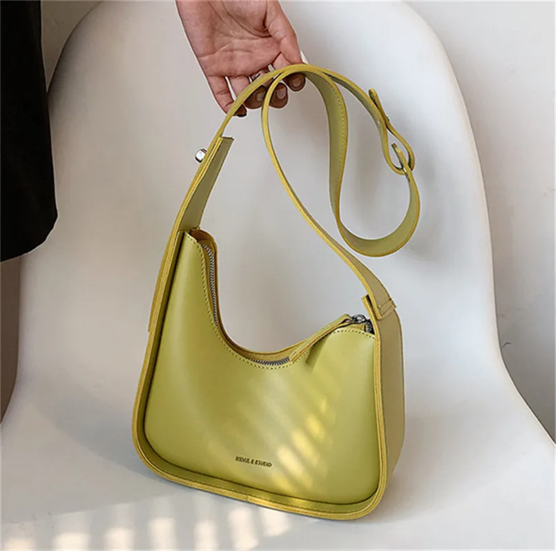 Semicircle Saddle Shoulder Crossbody Tassen voor vrouwen Nieuw modeontwerpermerk Verstelbare brede riem Girls Tote Handtassen 2023