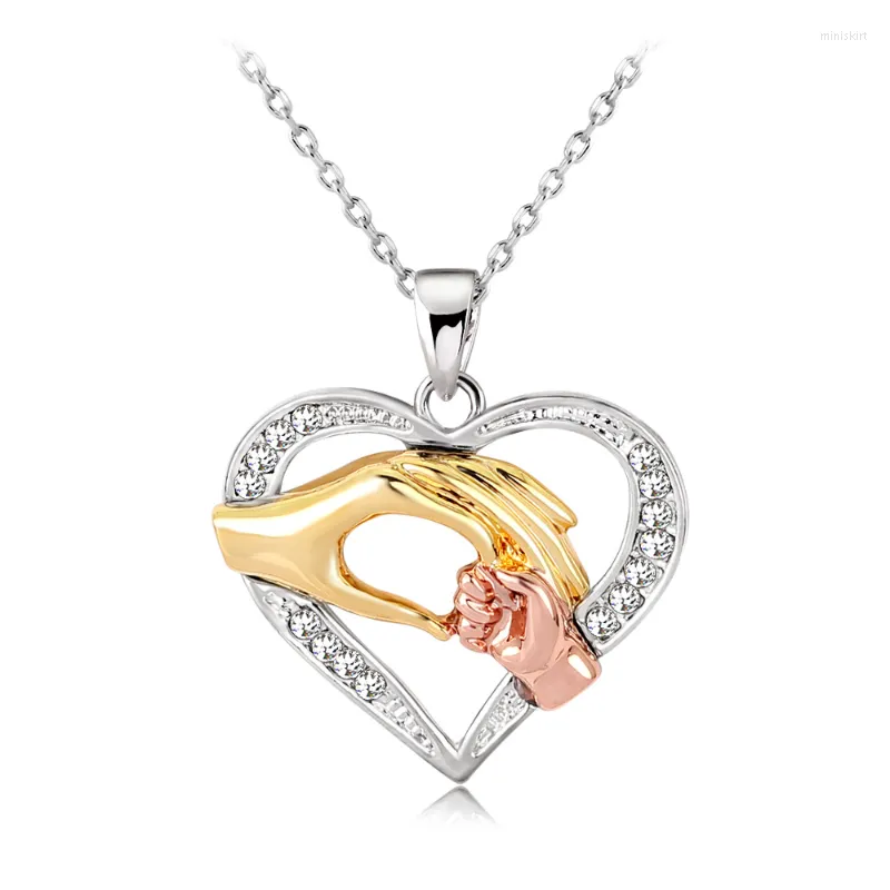 Pendant Necklaces 2023 Hand In Necklace Mother's Day Jewelry Gift Spring Heart Chain For Women Kettingen Voor Vrouwen