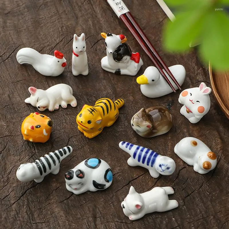 Chopsticks 1PC Cute Animal Holder Japanese Ceramic Chopstick Home Decoration Spoon Tableware Sushi