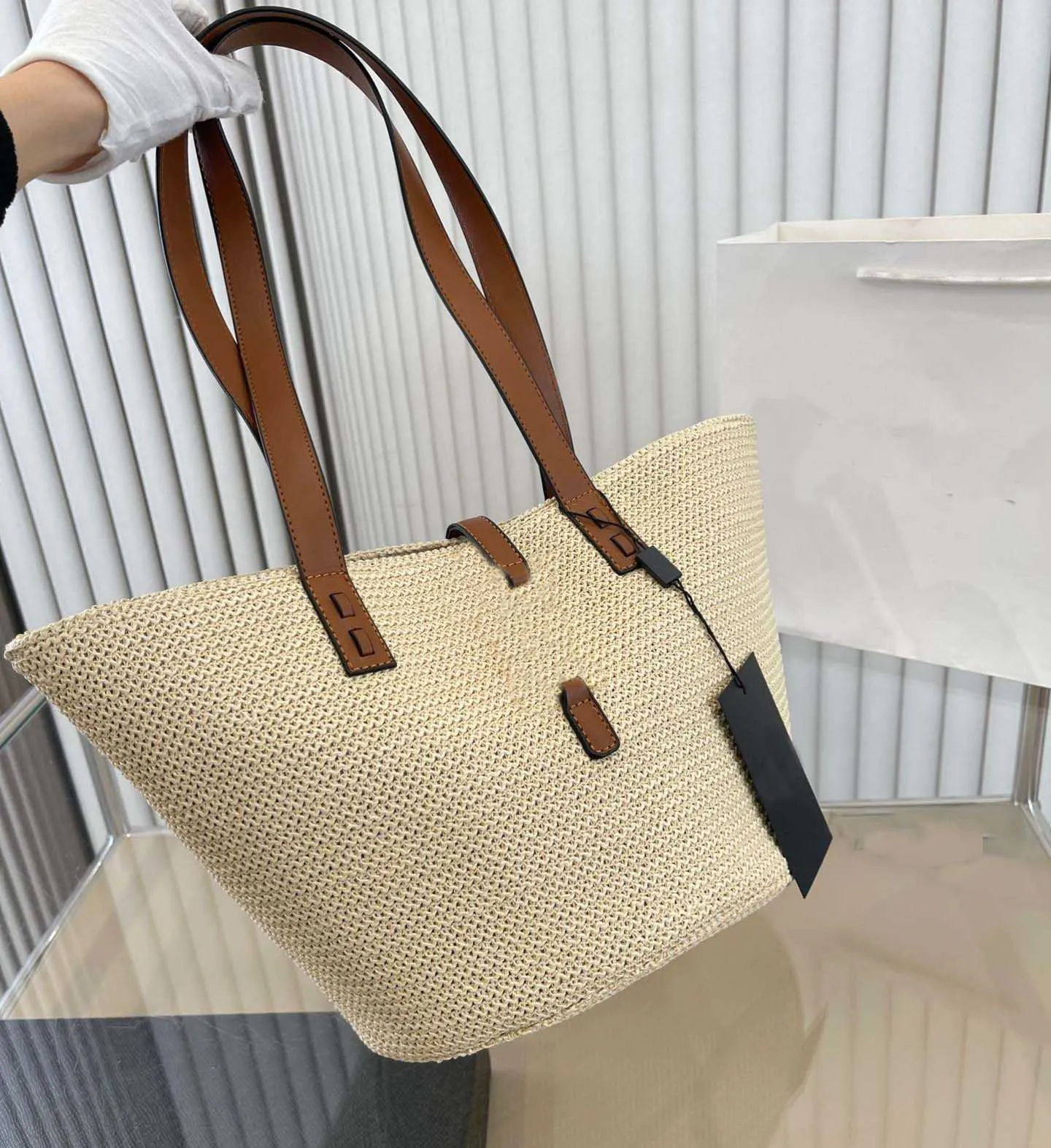 Strandväska designer handväska tote shopping halm väska stor kapacitet hundra mode enstaka messenger axelväskor kvinnor förföljer 230331