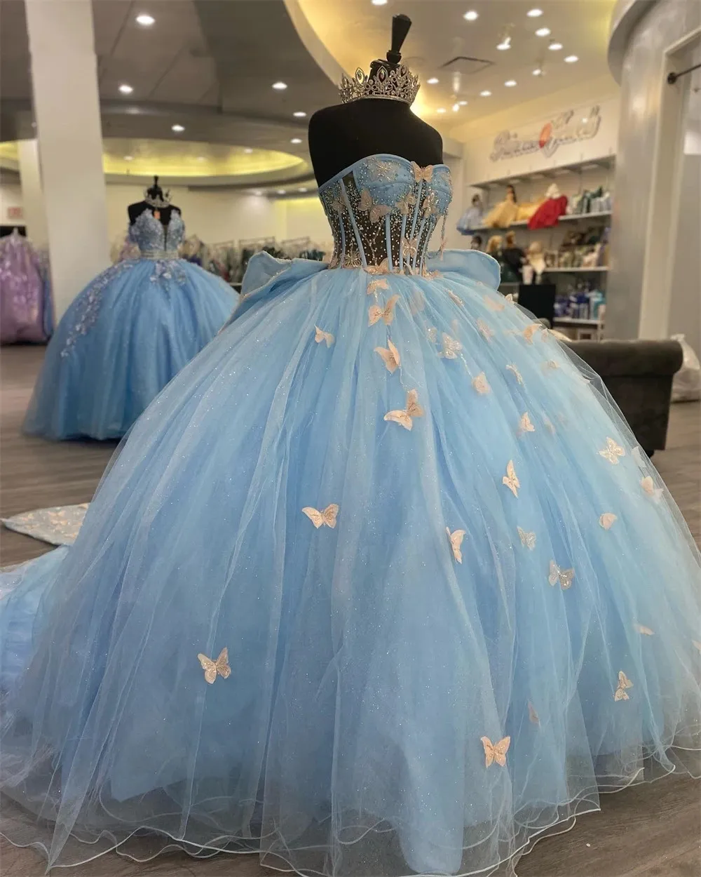 Light Blue Tulle Quinceanera Dresses with Butterflies Bow Sweetheart Ball Gown Sweet Sixteen Prom Party Gowns