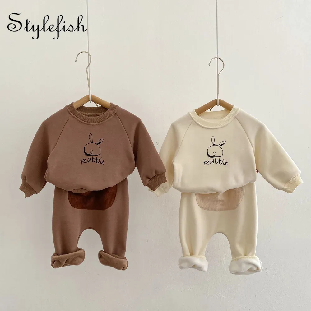 Set di abbigliamento Ins vestiti invernali set stampa coniglio bambino ragazzi e ragazze Pantaloni top addensati in peluche 2 pezzi 230331