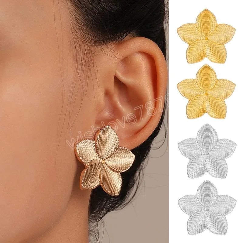 Eleganti orecchini a bottone con fiori grandi color oro per le donne Orecchini di grandi dimensioni in metallo con gioielli per feste alla moda
