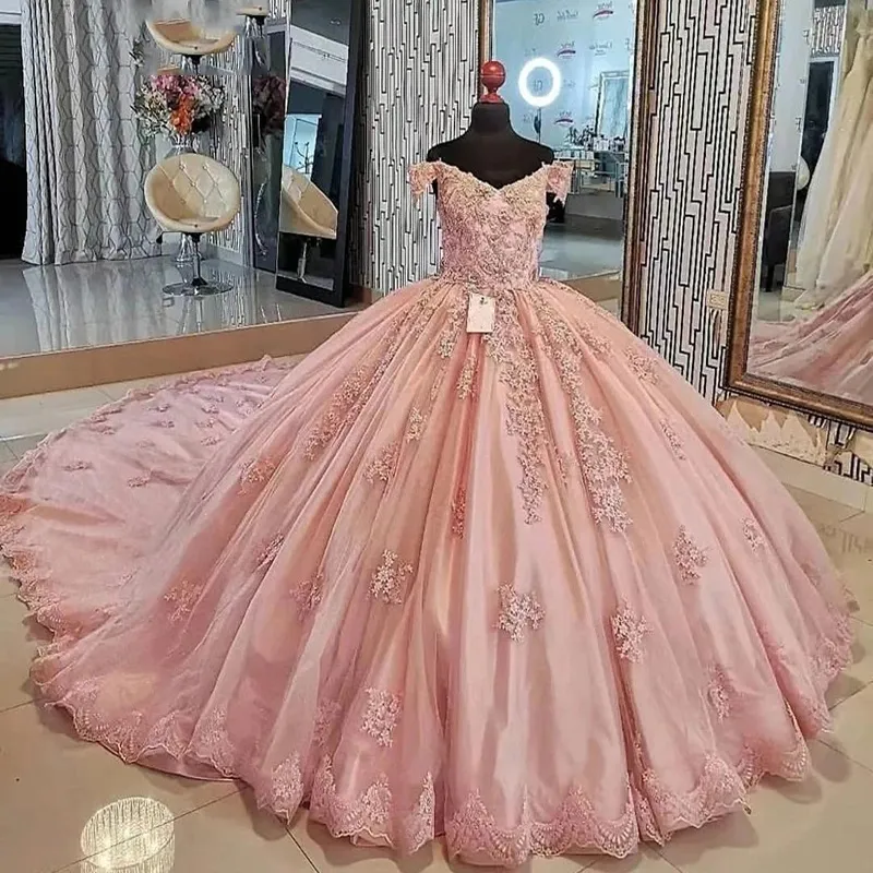 Robes de quinceanera en dentelle rose robe de bal sur l'épaule mascarade mexicaine anize ans robe de bal douce