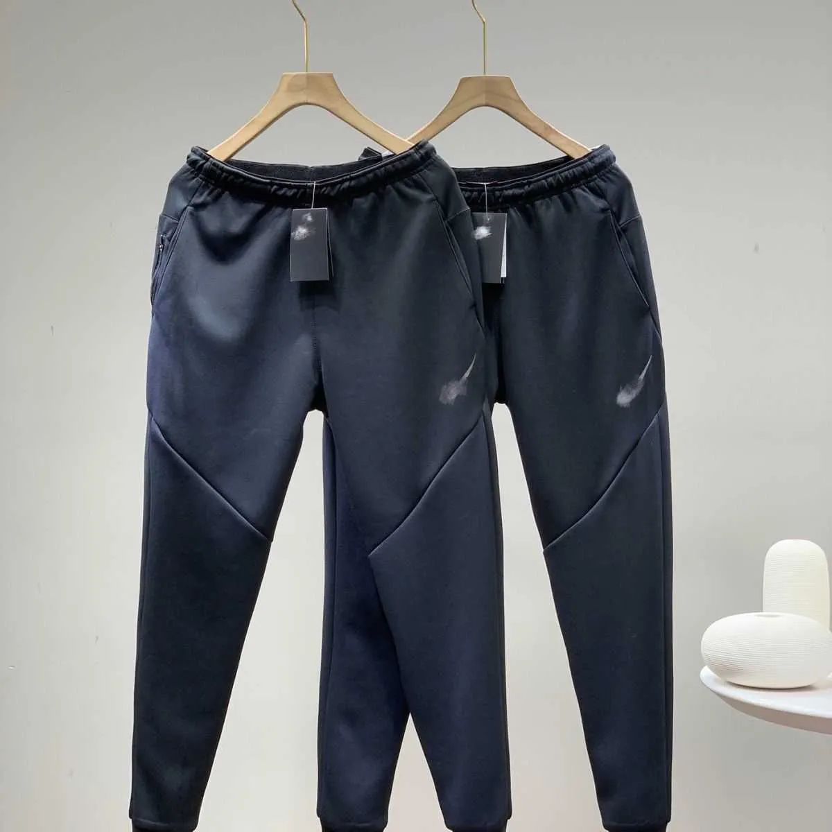 Comprar lazer esportivo único esportes calças pequenas calças de pé de marca de calça masculina roupas famosas da famosa