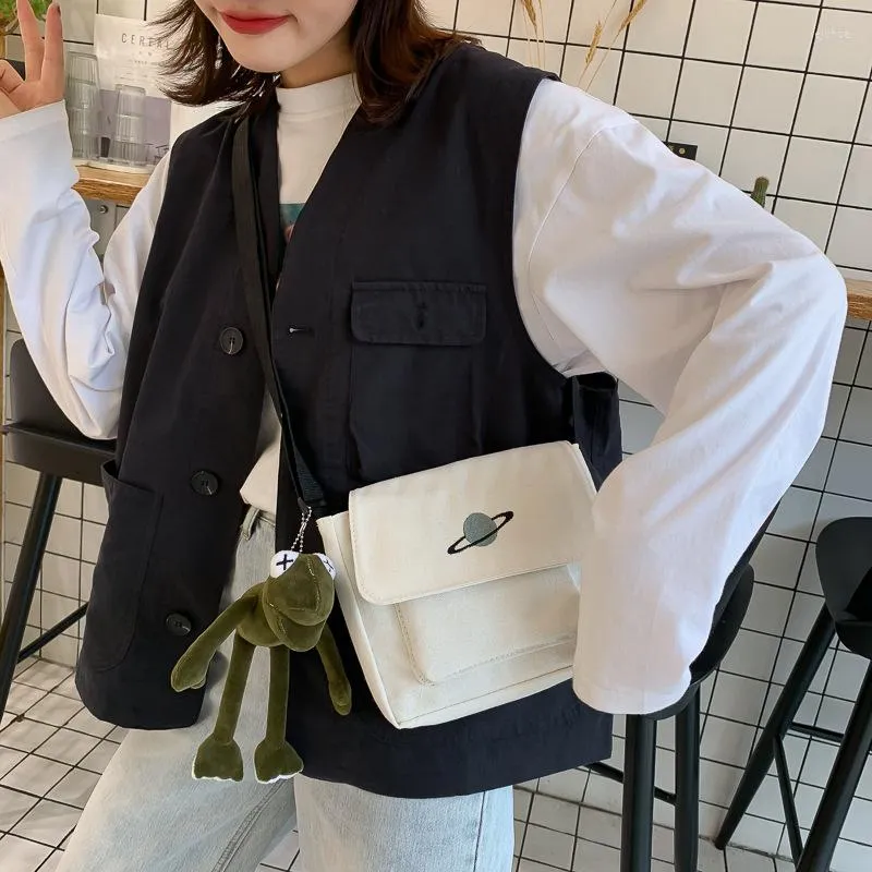 Evening Bags 2023 Japanese Style Wind Planet Tooling Art Girl Student Shoulder Bag Women Tide Messenger Frog Accessories Luxury