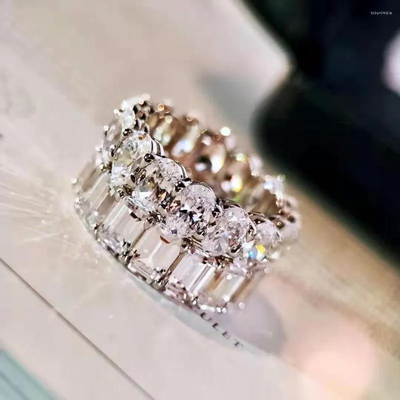 Clusterringen Solid 925 Sterling Silver Wedding Finger Ring verhard Emerald Zirkon Stone Women Party Sieraden Row Boorstapel ontwerp