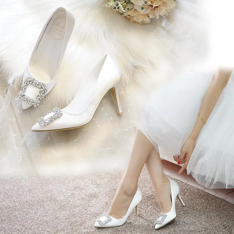 Scarpe eleganti stile coreano a punta tacco alto bianco strass da sposa da sposa taglia piccola 33-43 taglie festa