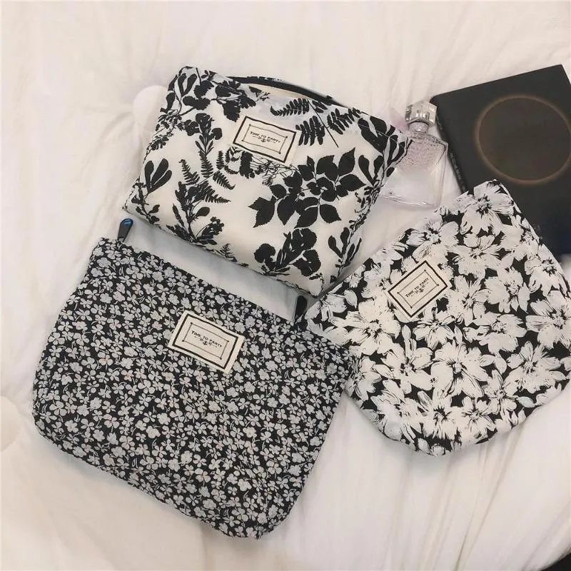 Cosmetic Bags Black White Flower Print Bag Lady Floral Bow Large Makeup Organizer Pouch Women Travel Beauty Case