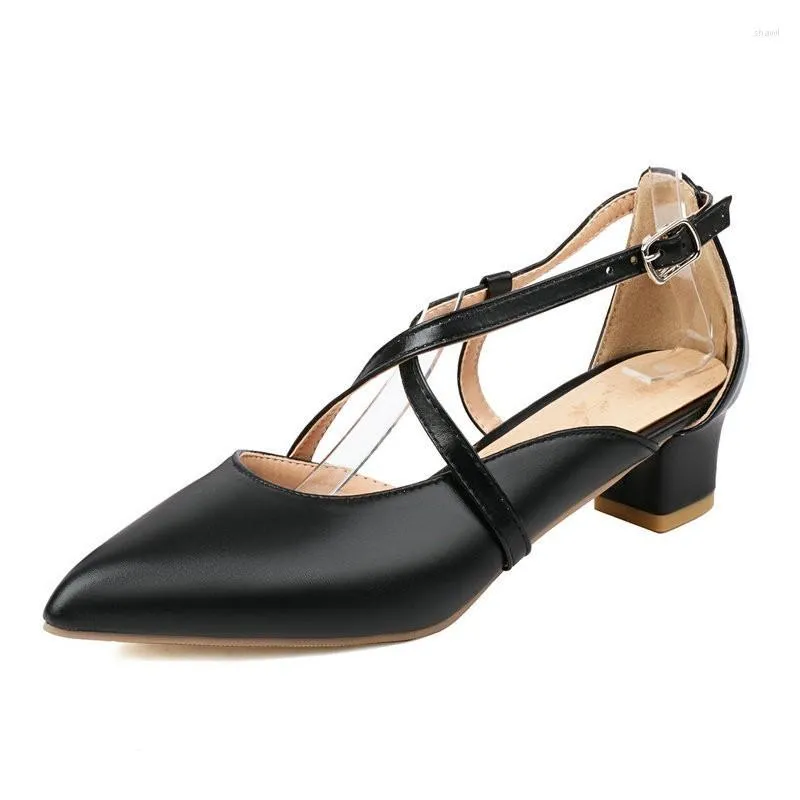 Sandaler Storlek 34-48 Kvinnors sommarspetsade block 4cm Mid-Heel Cross Strap Hollow Casual Shoes for Woman