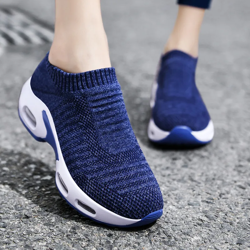 2023 Nuove scarpe da passeggio da donna Calzini alla moda Sneakers Scarpe da allattamento comfort traspiranti Scarpe piatte antiscivolo casual da donna