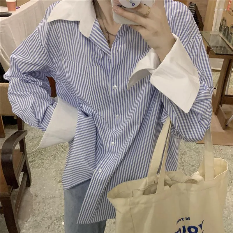 Camicette da donna Primavera Estate Camicia semplice coreana Donna Retro Stripe Manica lunga Protezione solare oversize Casual Allentato Alto Orlo basso Top