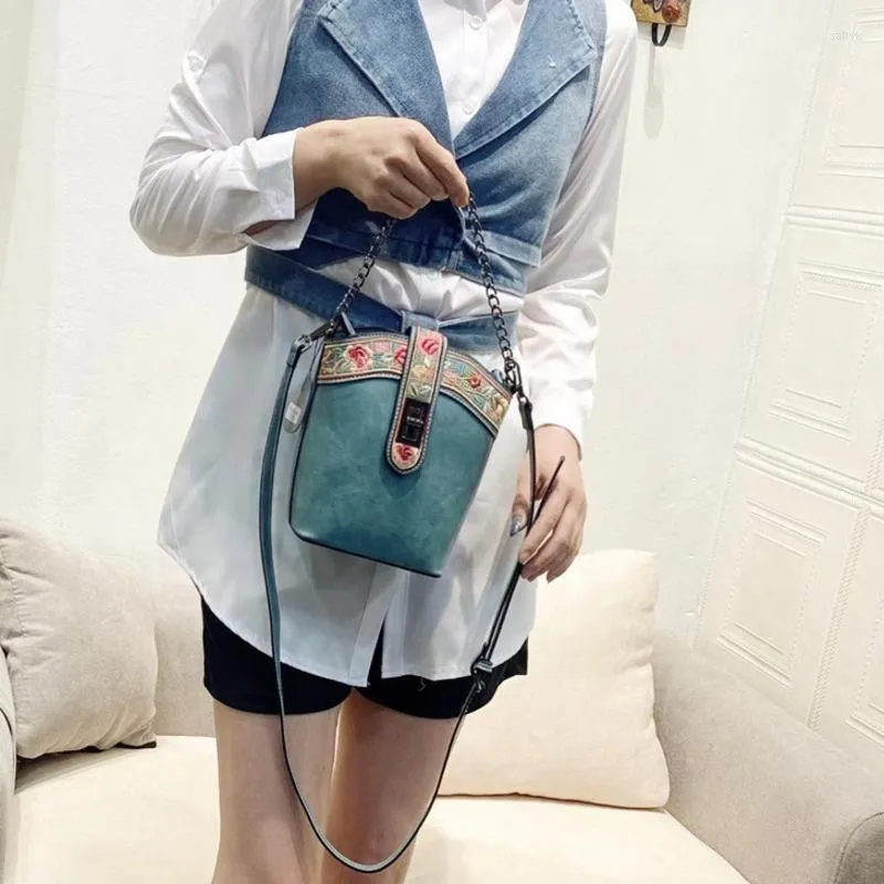 Evening Bags 2023 Crossbody For Women Messenger Shoulder Bag Luxury Chinese Style Small Mobile Phone Bucket