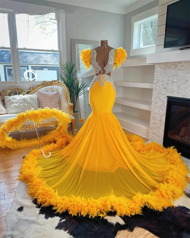 Yellow Sweetheart Long Prom Dress for Black Girls 2023 Beaded Crystal Birthday Party Dresses Feathers Evening Gowns Mermaid Robe 322