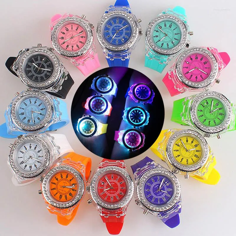 Zegarek na rękę Luminous Watch Rhinestone LED Flash Para silikonowe zegarki dla kobiet i mężczyzn kwarcowy zegarek sportowy