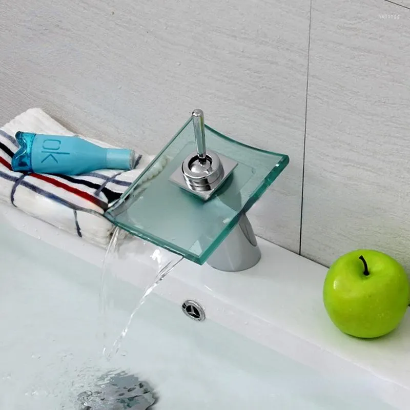 Badkamer wastafel kranen koperen legering en koude mengbassin vierkante kraan