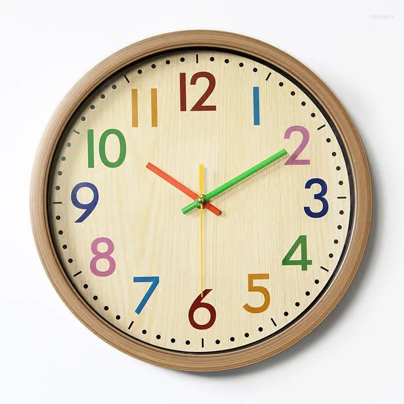 Horloges murales Grain de bois coloré Design moderne salon décoratif temps précis silencieux Quartz horloge suspendue