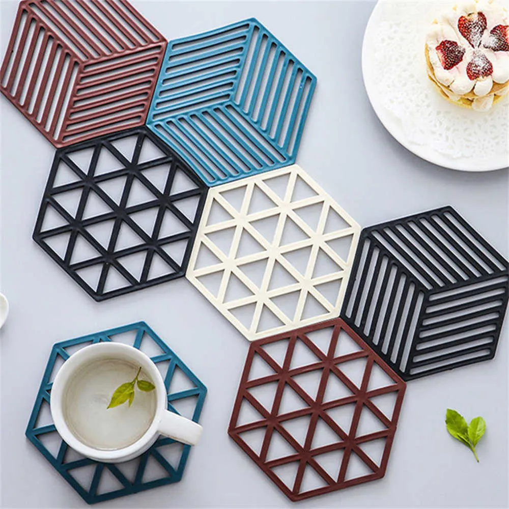 Mattor kuddar silikon bordsartisoleringsmattor coaster hexagon silikon mattor pad värmesulerad skål placemat hem bord dekor kök verktyg z0502