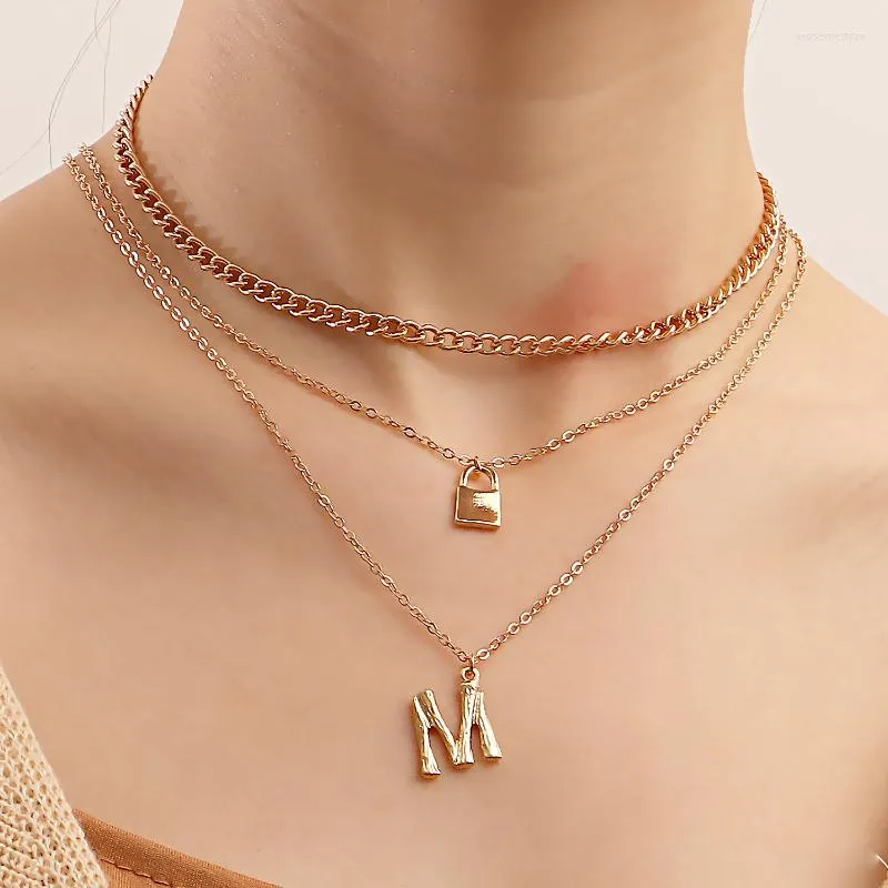 Colliers pendentifs 2023 collier multicouche mode femme lettre M accessoires de cadenas personnalisés
