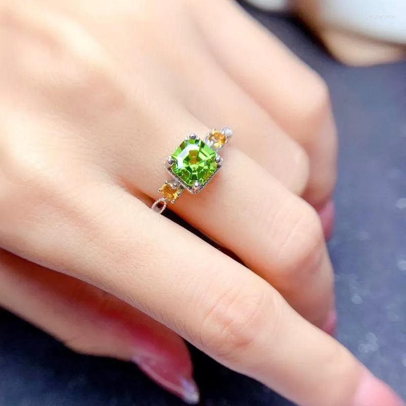 Anéis de casamento Classic Fashion Princess quadrado Quatro garras Olive Green Zircon for Women Retro Drill Abertura Jóias ajustáveis ​​Presentes