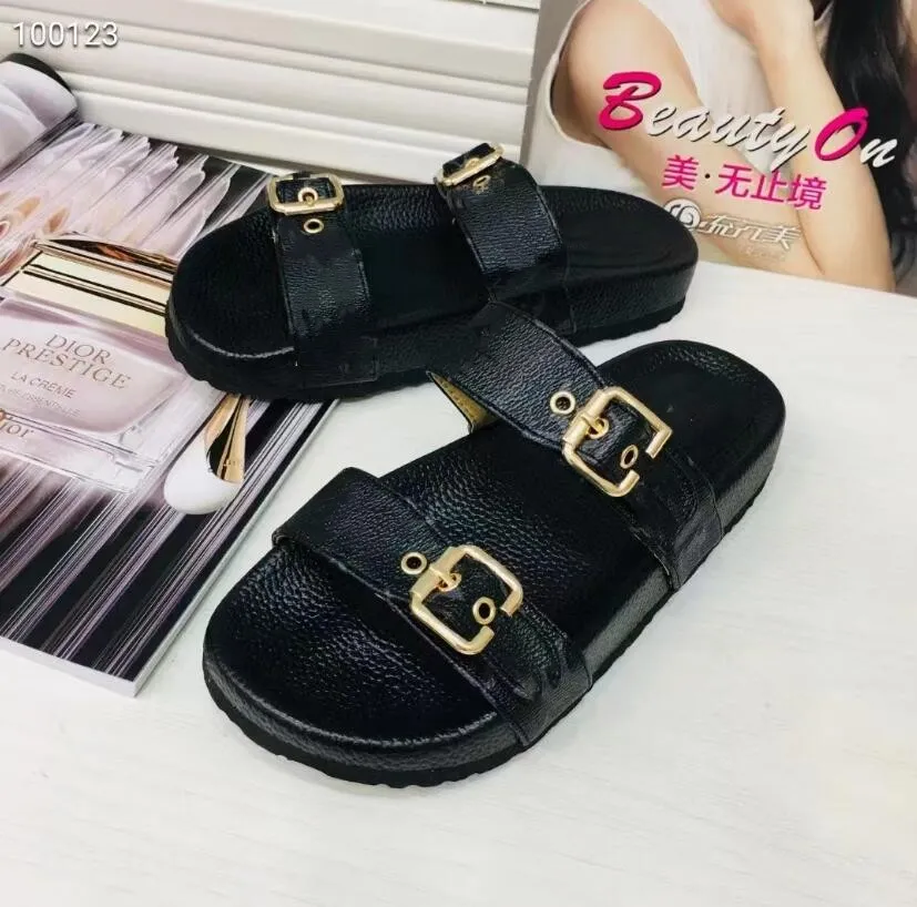 New Men Slipper Women Sandals Designer Beach Shoes Luxury Slide Fashion Wide Flat Slippery Non slip Flip Flop Indoor Outdoor Chaussures Shoes 35 42