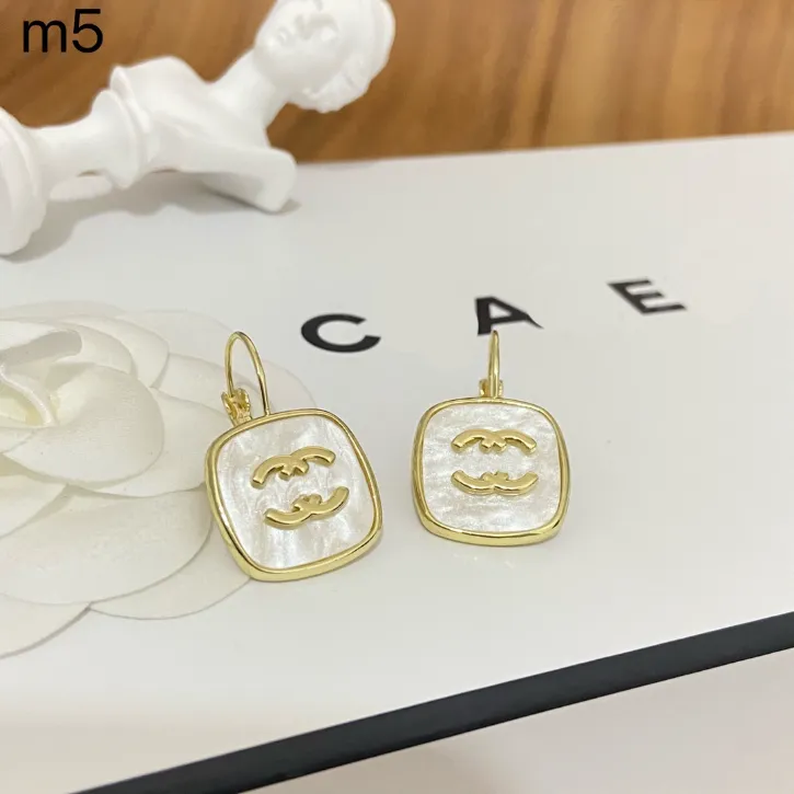 Designer Geschenk Liebe Ohrring Designer Schmuck Ohrstecker 18 Karat Gold Mode Frauen Charme Ohrringe High Sense Hochzeit Schmuck Großhandel