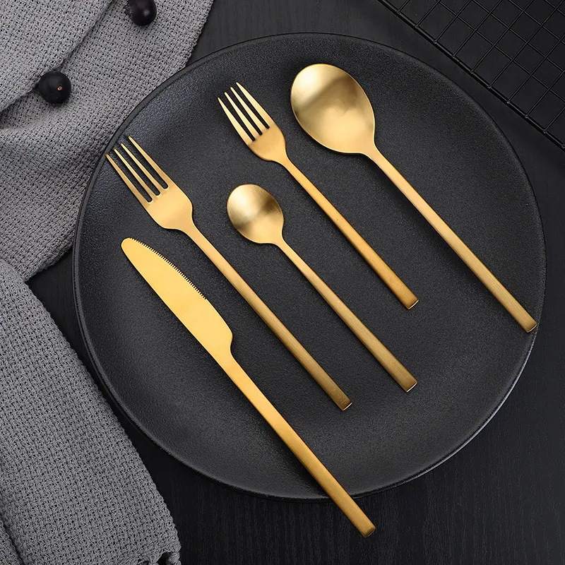 Set di stoviglie 20 pezzi Set di posate opache 304 Coltello forchetta e cucchiaio in acciaio inossidabile Set da cucina Cena Posate Set di posate Goccia 230503