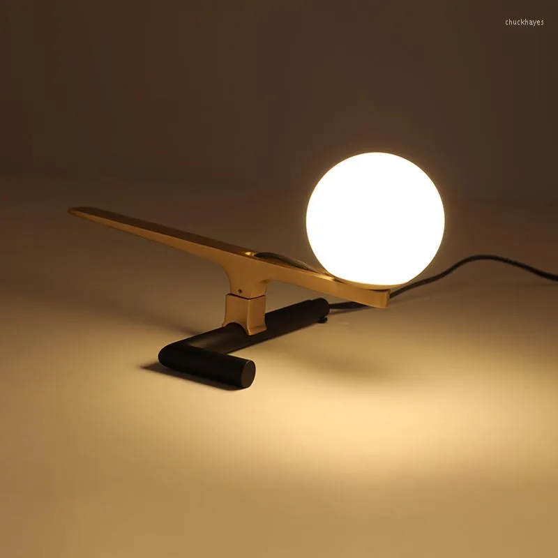 Bordslampor Modern Gold Bird Lamp Brass Animal Desk vardagsrummet Matrummet Bedside Home Decor Belysning TA014