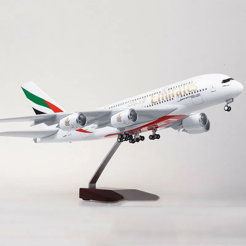 Flygplan Modle 1/160 Emirates A380 Airplane Model LED Light Simulation Passenger Aircraft 230503