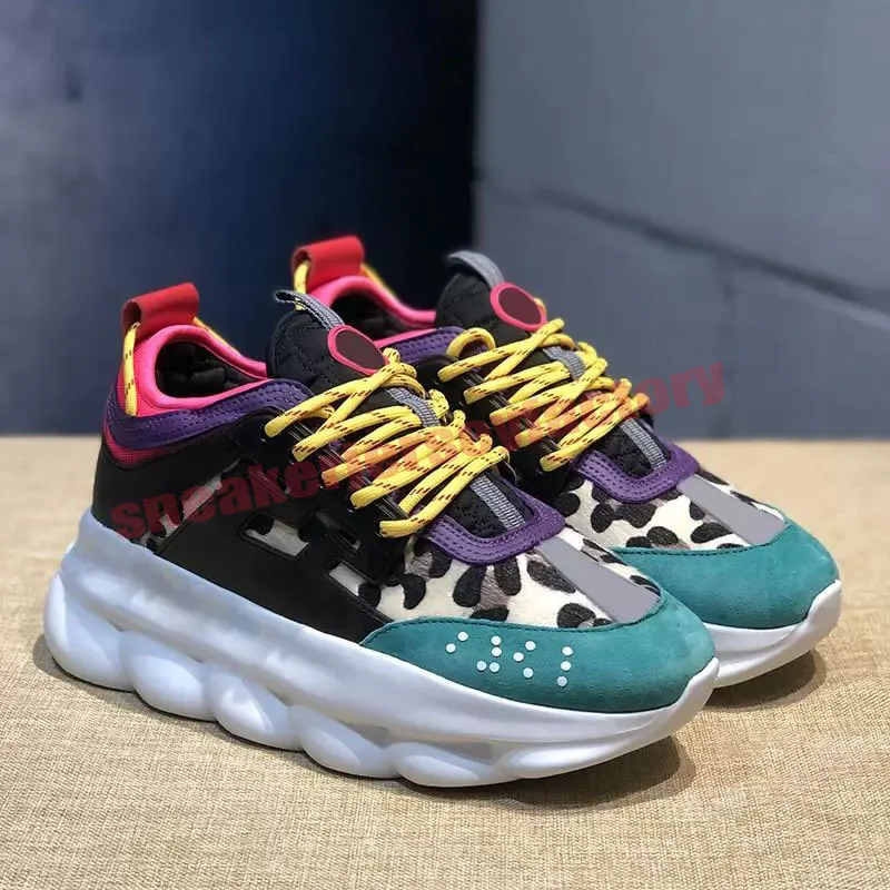 Versace chain shop reaction verdi