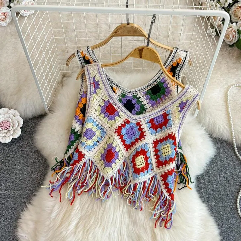 Kvinnors tankar 2023 Summer Vintage Ethnic Bohemian Vest Crop Top Women Travel Super Fairy Tassel Hollowed-Out V-Neck Tank