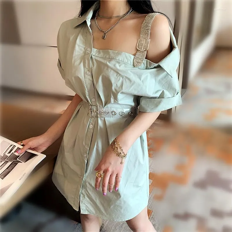 Blusas Para Mujeres Con Cinturon Summer Mujeres Camisas Largas Casuales Fuera De Hombro Correa De Diamante Sexy Tops Holiday White Holiday Sy332 De 34 55 DHgate