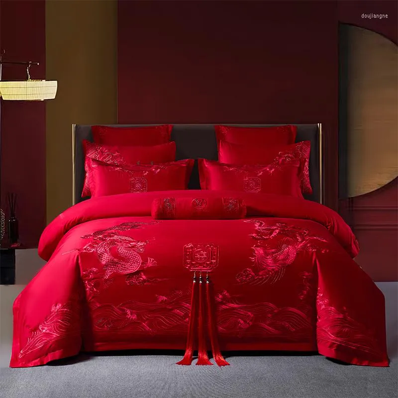 Yatak Setleri Loong Phoenix Nakış Çin Düğün Saf Kırmızı Tasseller Pamuk Seti 4/6/8 PCS Yorgan/Yorgan Yatak Tabağı Yastık Kılıfı