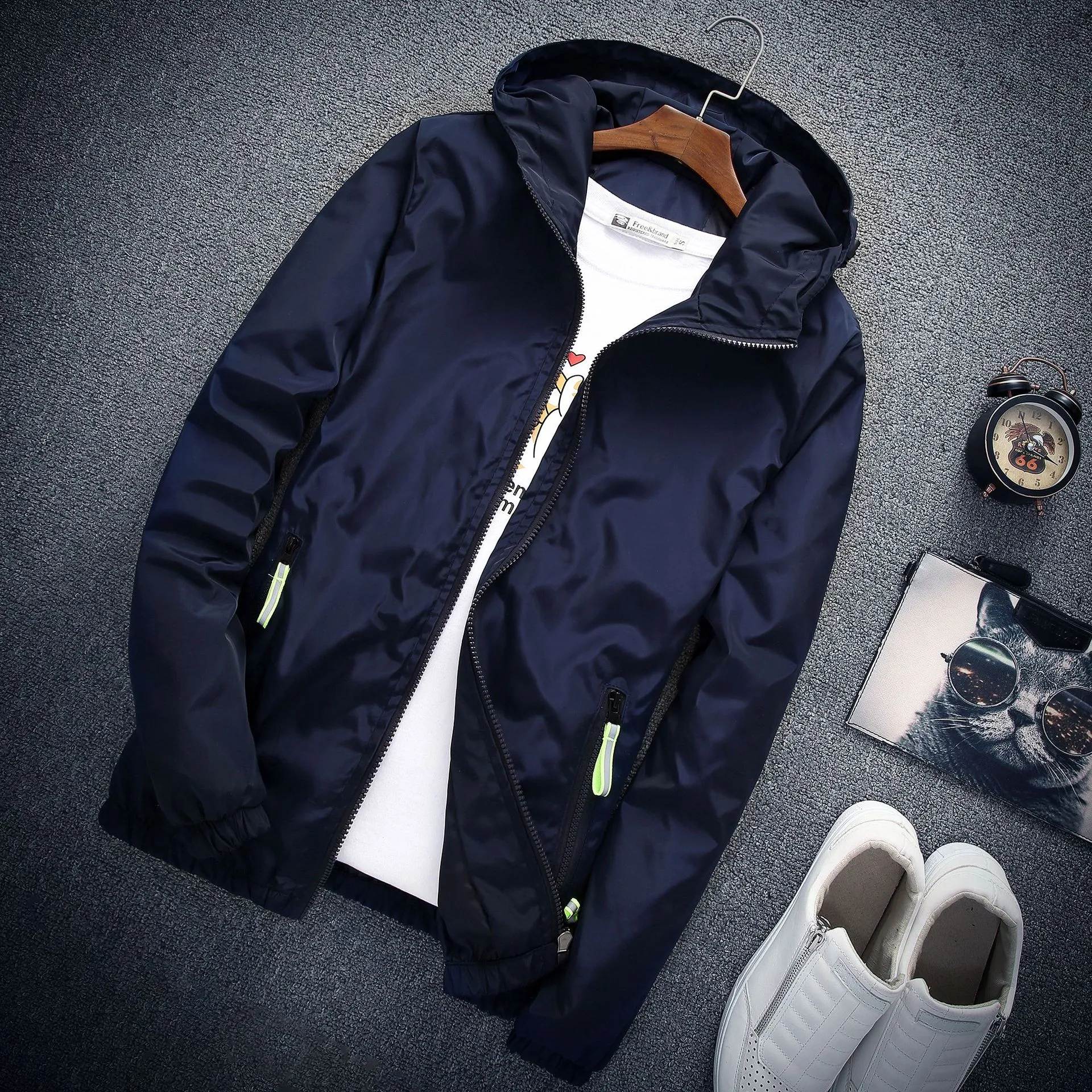 Mens lightweight windproof jacket top