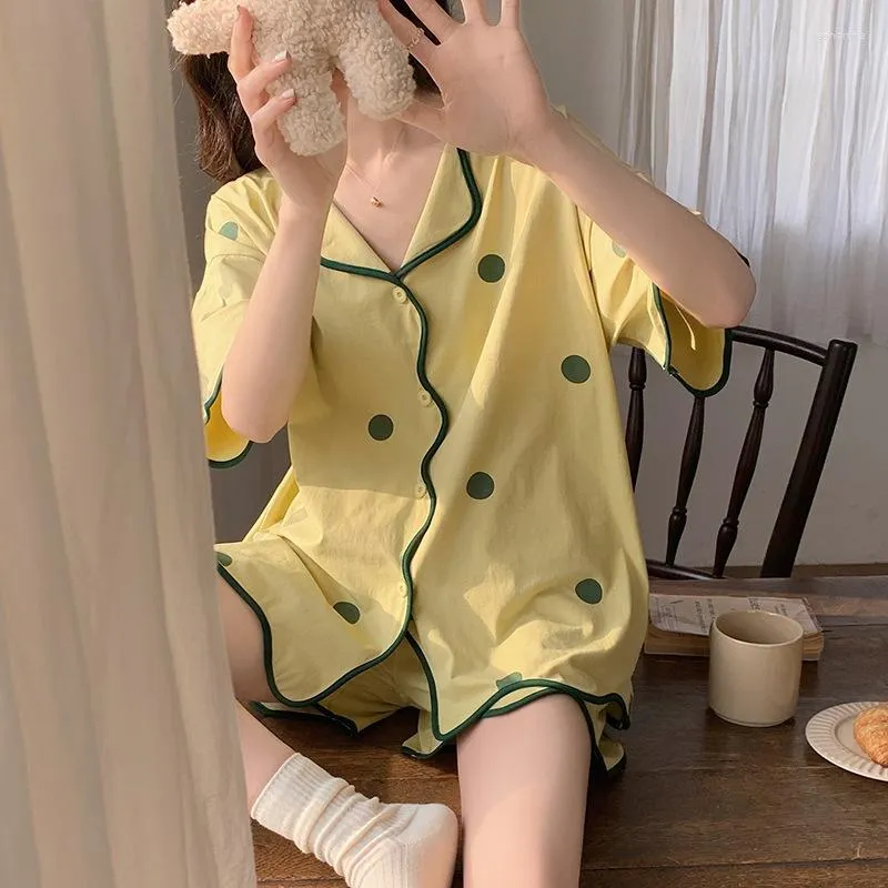Mäns sömnkläder Fashion V-ringning Kvinnor Pyjamas Passar Korean Student Söta korta ärmbyxor Sommartecknad pyjamas