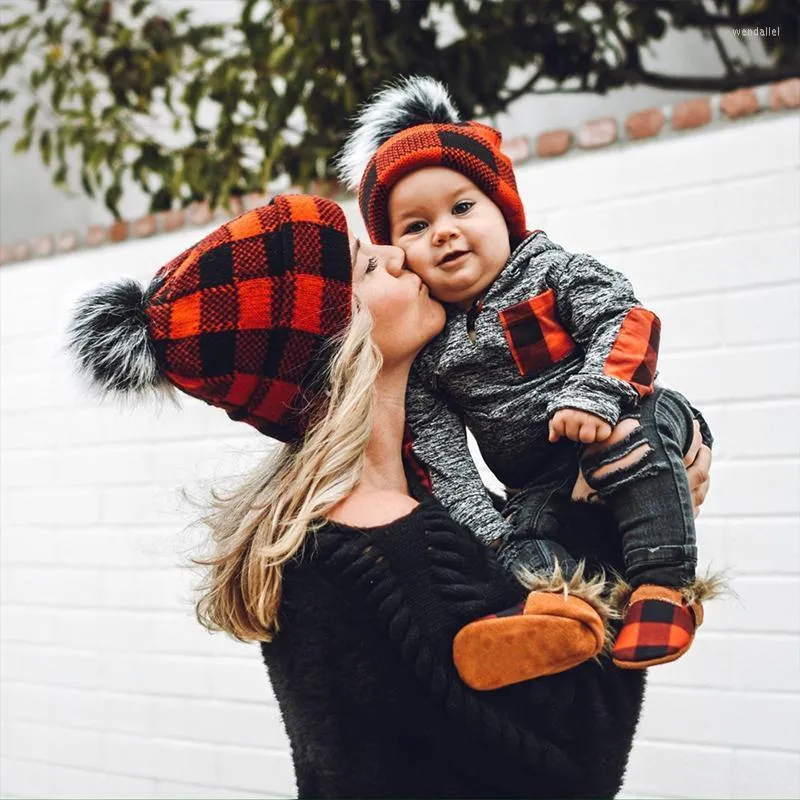 1 Pièce Chapeau De Noël Rouge Pour Enfants Avec Un Pompon Unique, Bonnet  Tricoté Pour L'hiver, Mode en ligne