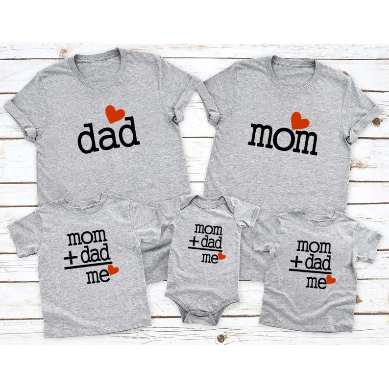 Mom dad and baby matching outfits hot sale