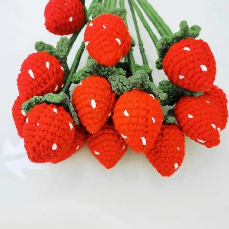 Fleurs décoratives Diy Tricoté Fraises Bouquet Tressé Artificielle Fraise Imitation Fruit Pour La Fête De Mariage Décor À La Main