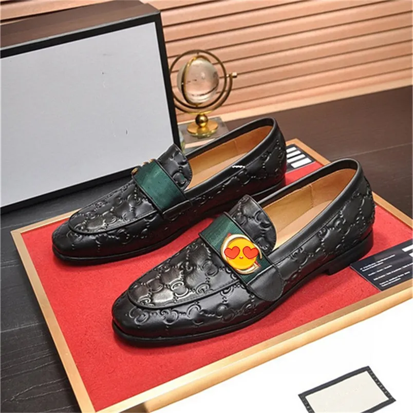 Nieuwe handgemaakte sprankelende Crystal Rhinestone Men Loafers Luxe suede slip op kwastje mannen schoenen lederen heren designer jurk schoenen