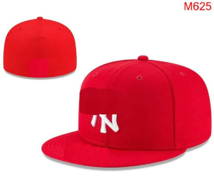 2023 Męskie baseball dopasowane czapki Sox NY Classic Red Black Color Hip Hip New York Sport Pełne zamknięte konstrukcje Caps Chapeau 05 Stitch Heart „Series” „Love Hustle Flowers A1