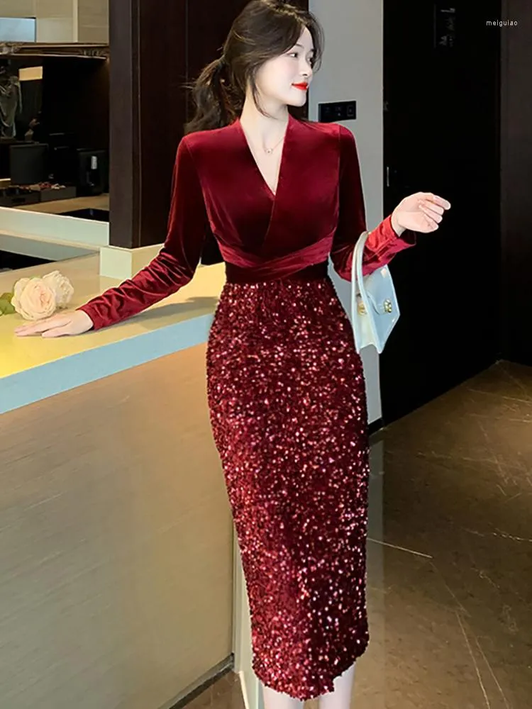 Red Velvet Patchwork Sequins Luxury Midi Dress for Women 2024 Autumn Winter Thick Warm Korean Vintage Party Night Casual Dresses