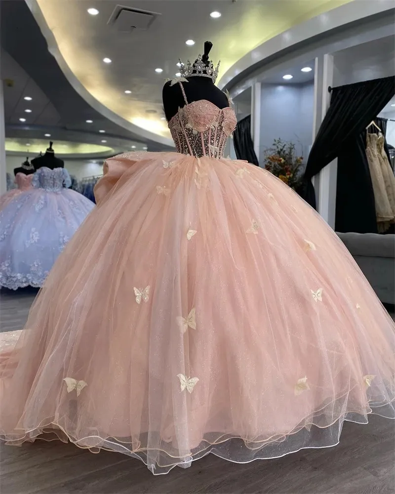 우아한 핑크 공주 Quinceanera 드레스 2023 Bow Butterfly Applique Bead Crystal Crystal Birthd Prom Sweet Sweet Sweet 16 Gown Vestidos de 15 Anos 322