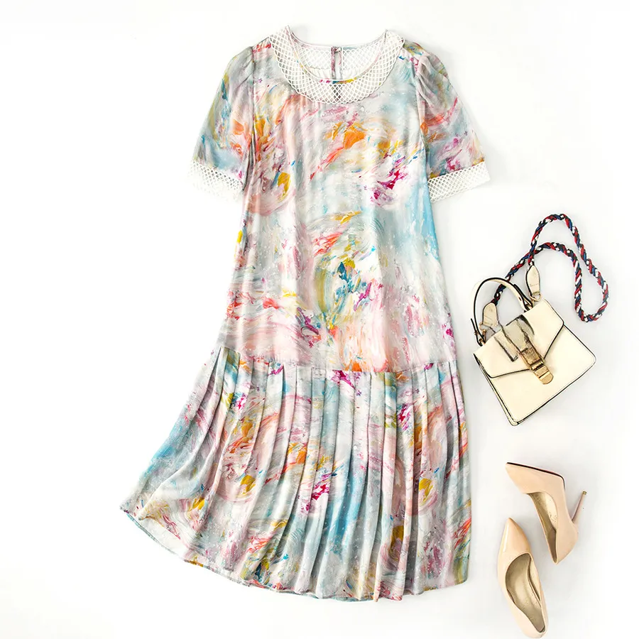 2023 Summer Multicolor Print Paneled Silk Dress Kort ärm Runda nacke veckade knälängd Casual klänningar C3A255080