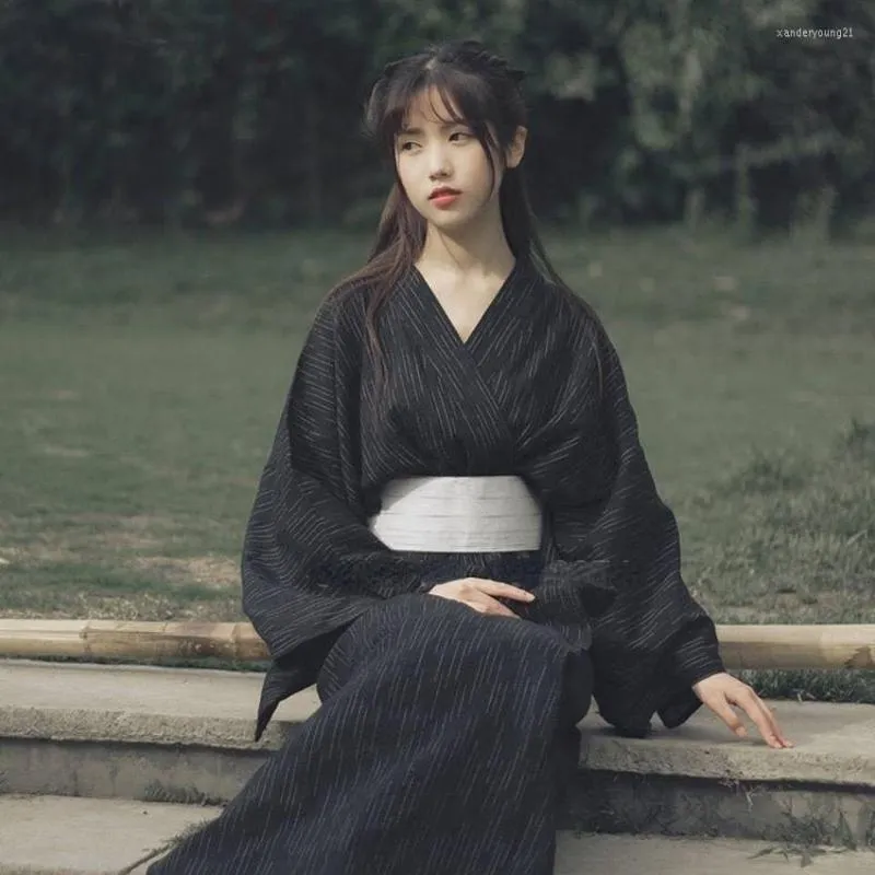 Traditional japanese gown hotsell