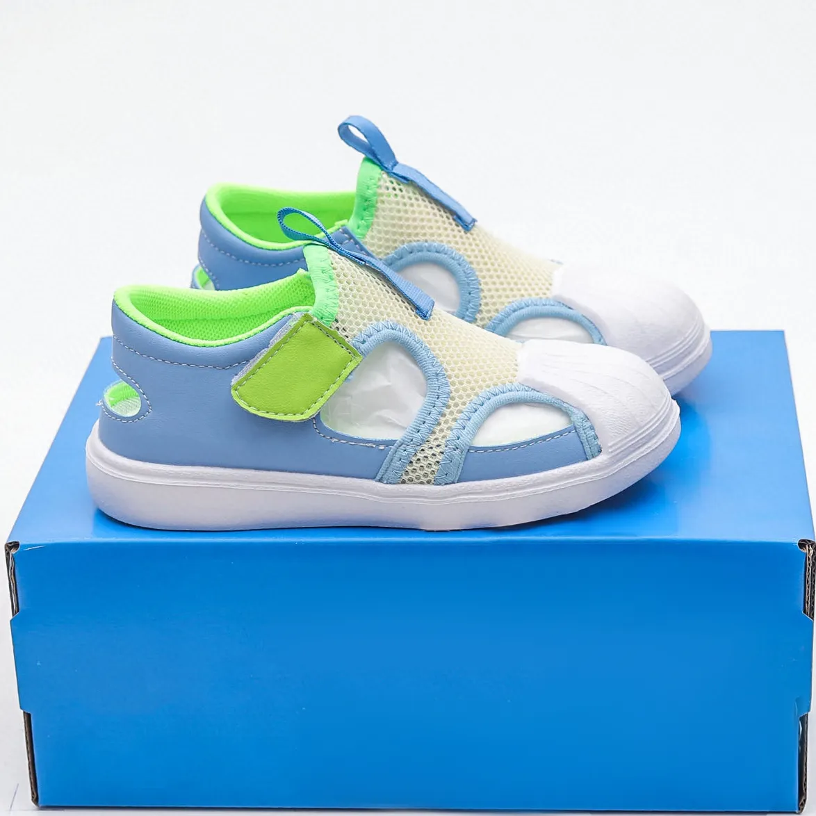 Youth summer shoes top