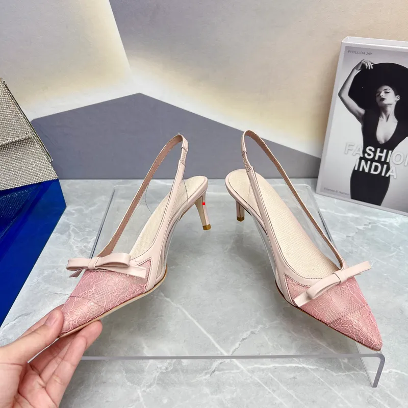 Pointed sole clearance heels
